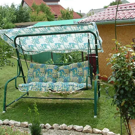 Zsuzsi Vendeghaz Pensionat 3*